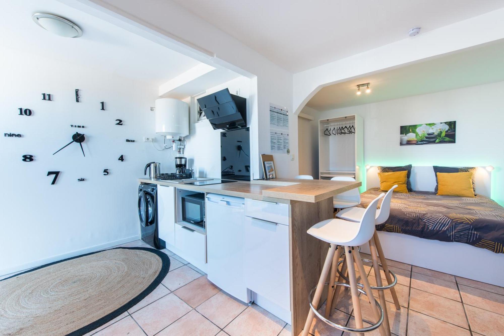 Beautiful Renovated Studio With View- Old Hyères Exterior foto